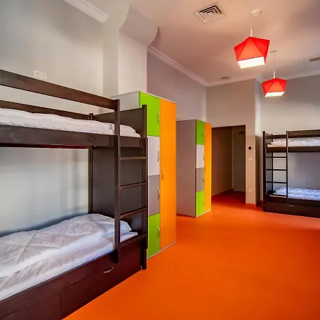 Hostel Banana's Camp Cannes