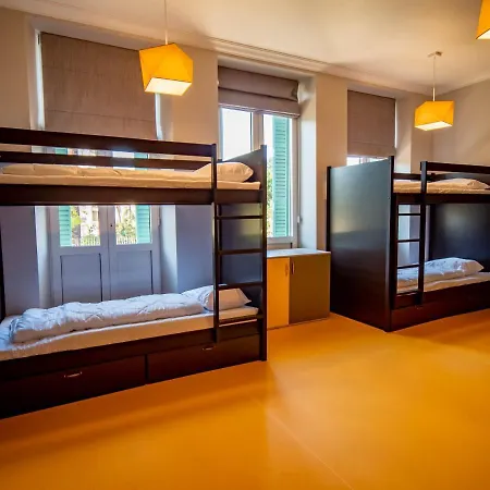 Hostel Banana's Camp Cannes
