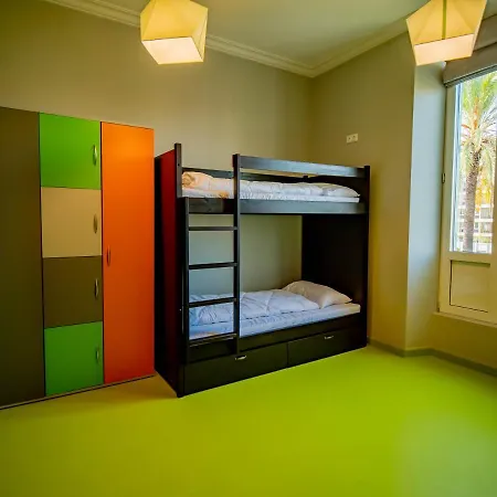 Hostel Banana's Camp Cannes