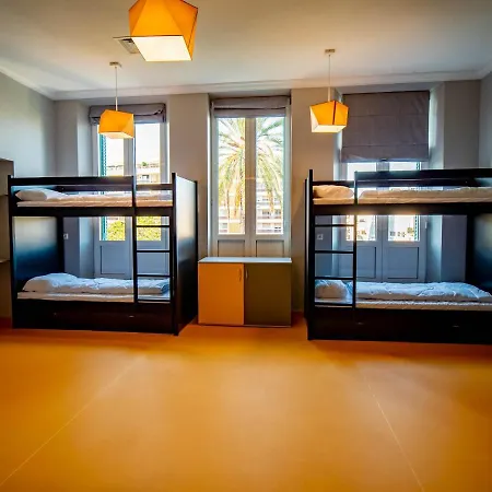 Banana's Camp Hostel *